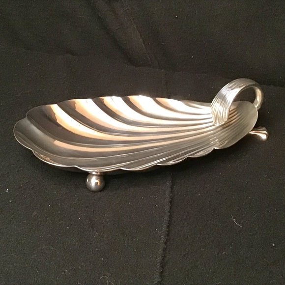 Vintage- Lovely Gorham EP Y564 Small Serving Dish Sea Shell Style. - Picture 1 of 8
